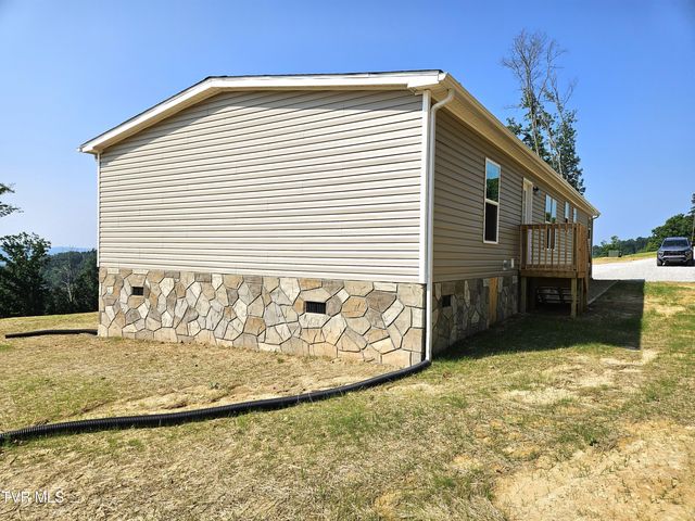 368 Oak Grove Road, Rogersville, TN 37857