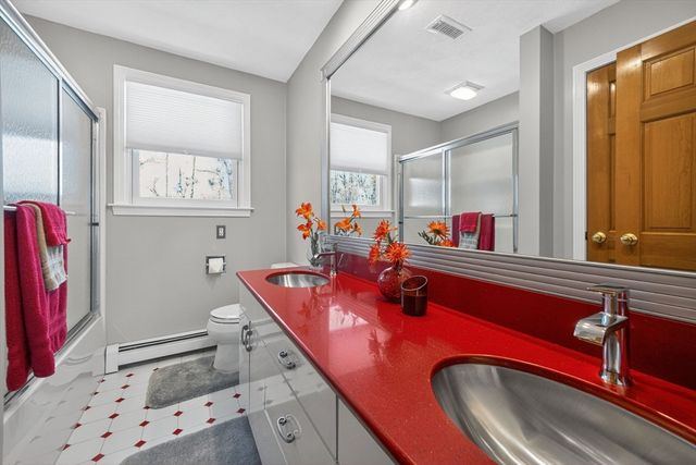 22 Mcrayne Hill Rd, Billerica, MA 01821