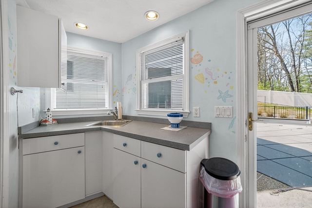 22 Mcrayne Hill Rd, Billerica, MA 01821