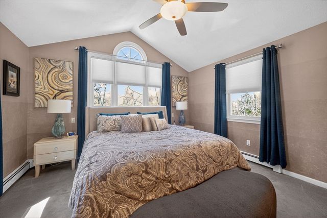 22 Mcrayne Hill Rd, Billerica, MA 01821
