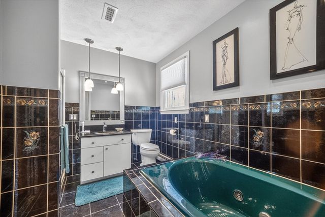22 Mcrayne Hill Rd, Billerica, MA 01821