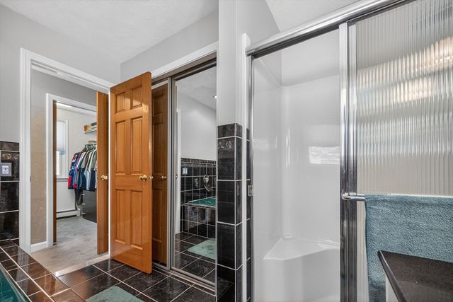 22 Mcrayne Hill Rd, Billerica, MA 01821