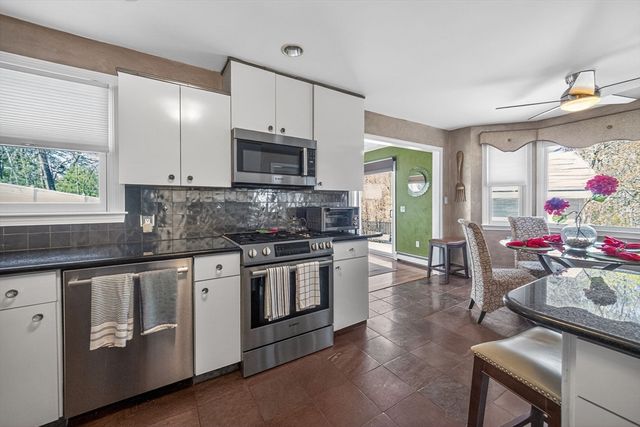 22 Mcrayne Hill Rd, Billerica, MA 01821