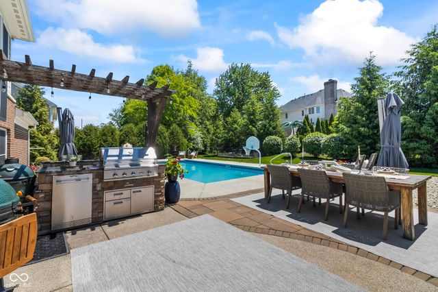 10589 Geist View Drive, Fishers, IN 46055