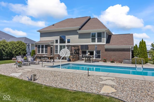 10589 Geist View Drive, Fishers, IN 46055