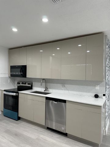 635 N 28th Ave, Hollywood, FL 33020