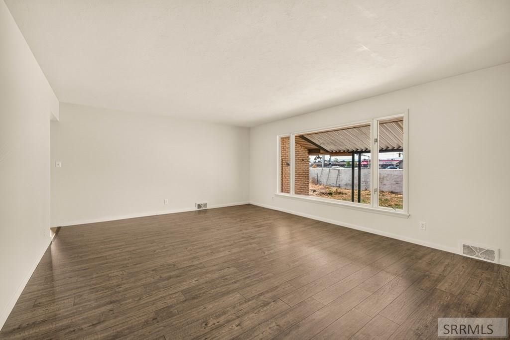 Image 12 of property listing at 1486 E 16th Street, Idaho Falls, ID 83404