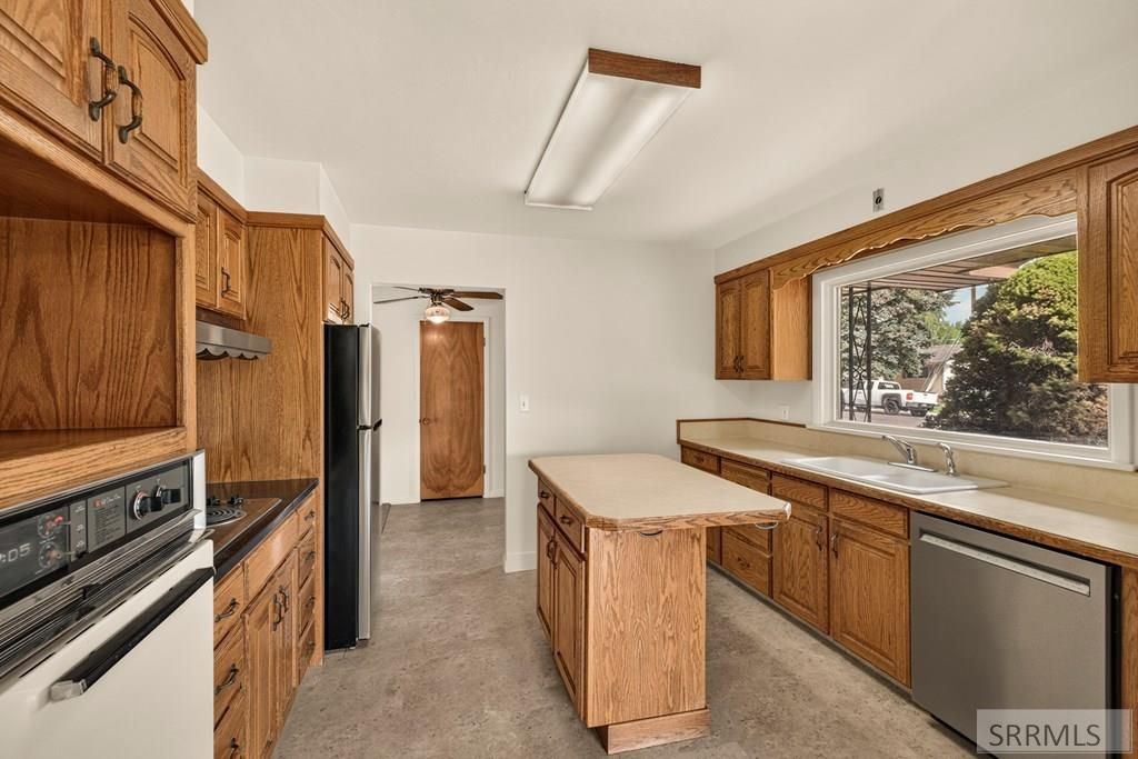 Image 14 of property listing at 1486 E 16th Street, Idaho Falls, ID 83404