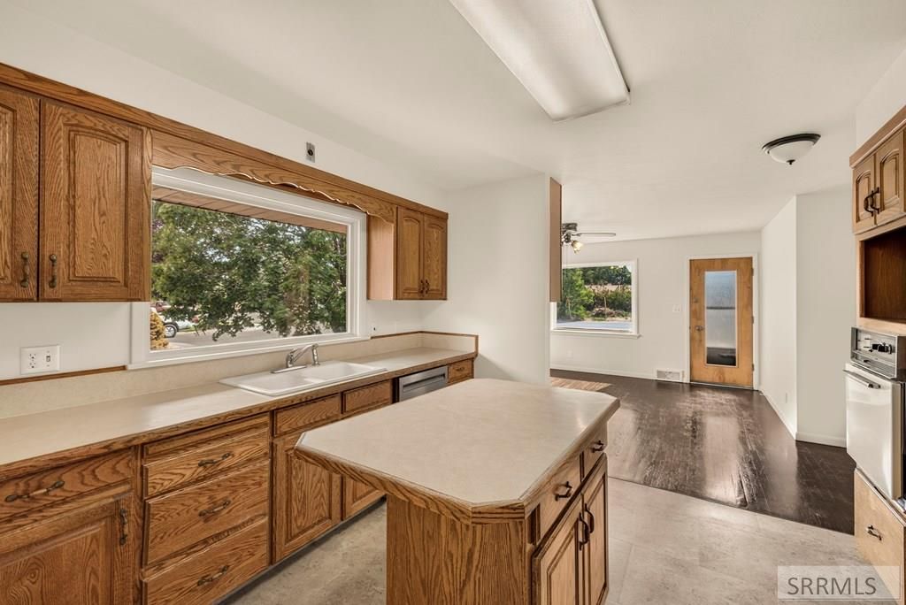 Image 16 of property listing at 1486 E 16th Street, Idaho Falls, ID 83404