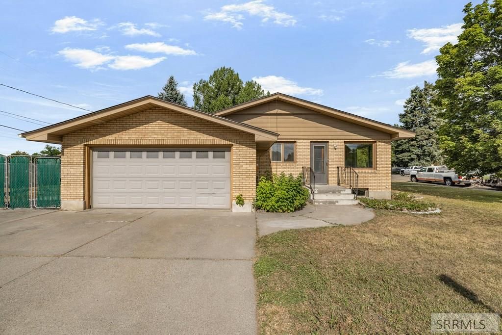 Image 4 of property listing at 1486 E 16th Street, Idaho Falls, ID 83404