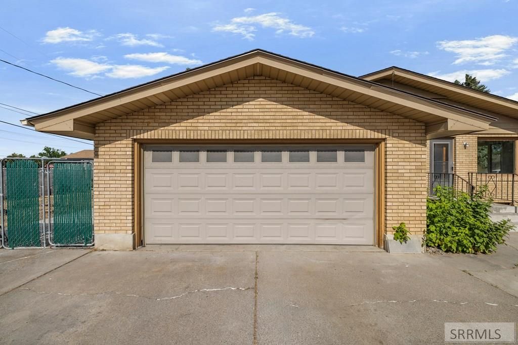 Image 5 of property listing at 1486 E 16th Street, Idaho Falls, ID 83404