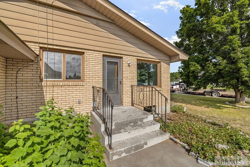 Image 6 of property listing at 1486 E 16th Street, Idaho Falls, ID 83404