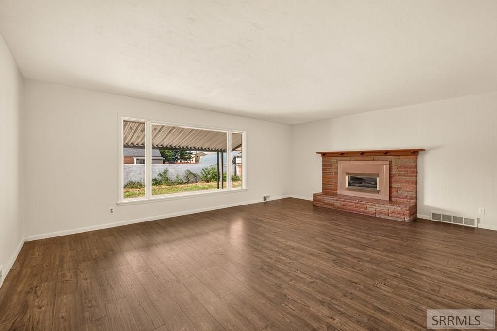Image 9 of property listing at 1486 E 16th Street, Idaho Falls, ID 83404
