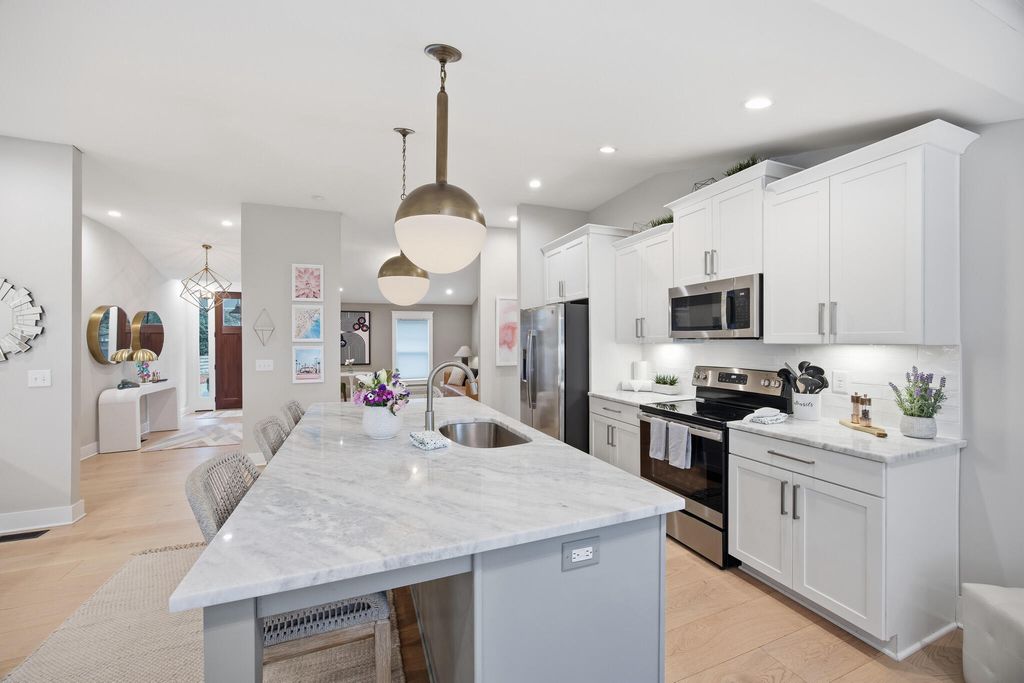 Image 11 of property listing at 1173 Carter Avenue, Mount Pleasant, SC 29464