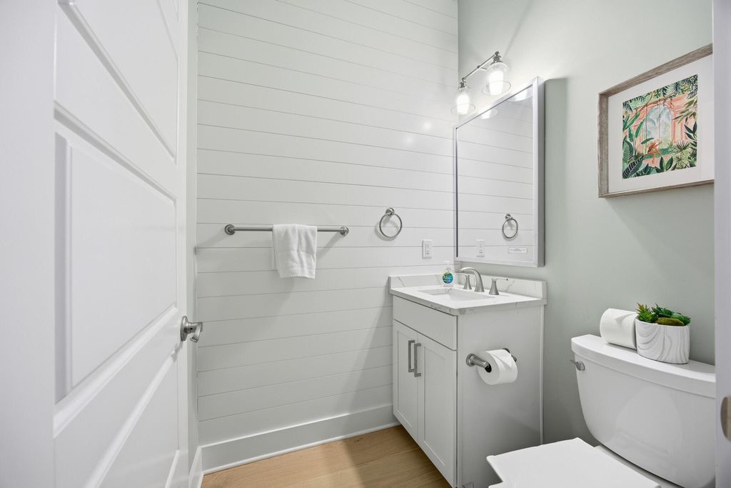 Image 17 of property listing at 1173 Carter Avenue, Mount Pleasant, SC 29464