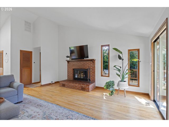 830 Sw DOLORES Dr, Waldport, OR 97394