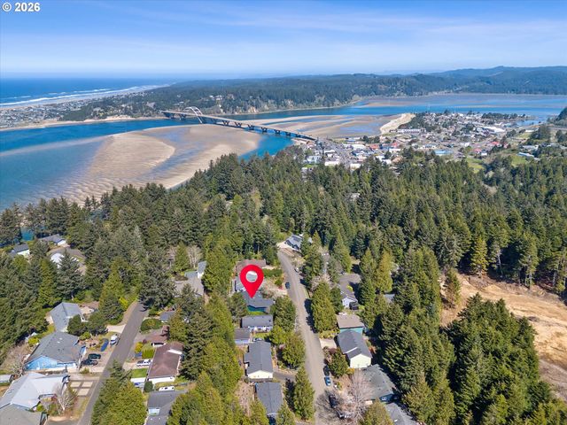 830 Sw DOLORES Dr, Waldport, OR 97394