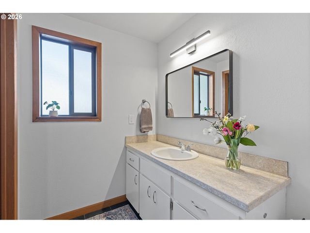 830 Sw DOLORES Dr, Waldport, OR 97394