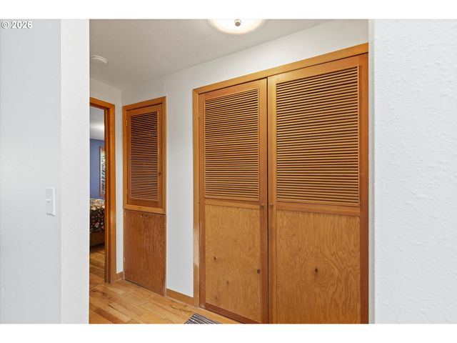 830 Sw DOLORES Dr, Waldport, OR 97394