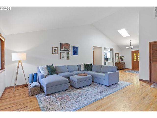 830 Sw DOLORES Dr, Waldport, OR 97394