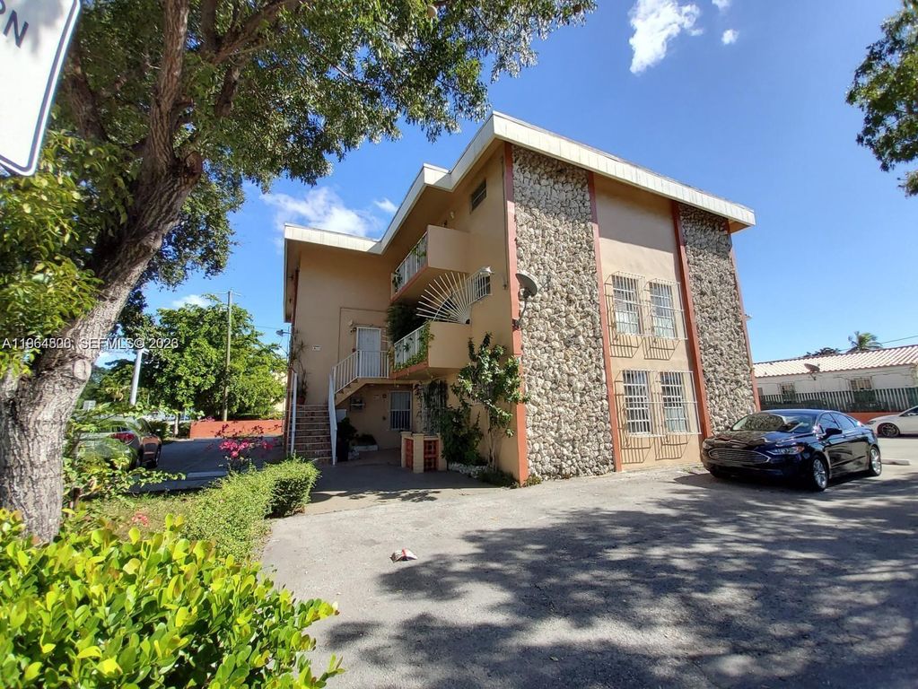 11 SW 32nd Ave 1, Miami, FL 33135