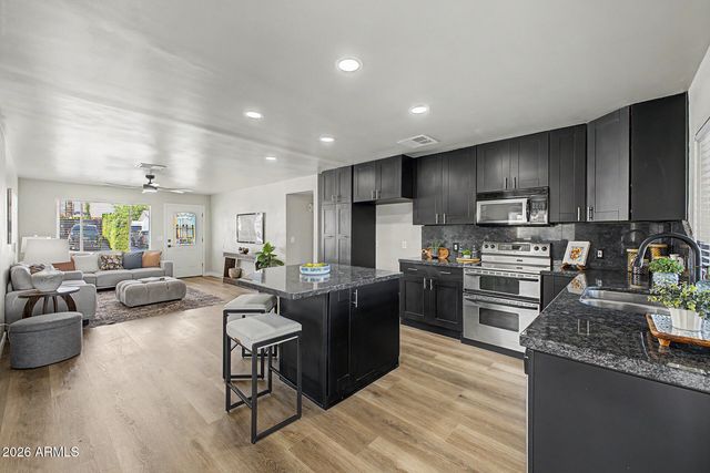 2015 E VISTA Drive, Phoenix, AZ 85022