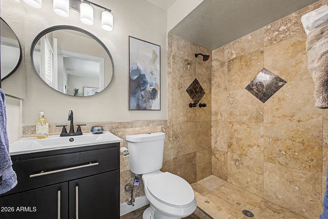 2015 E VISTA Drive, Phoenix, AZ 85022