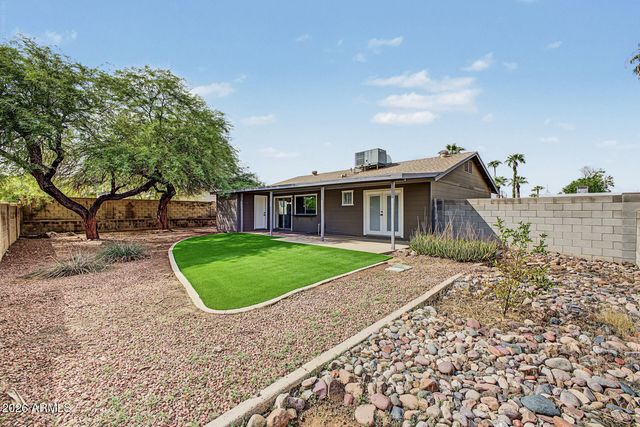 2015 E VISTA Drive, Phoenix, AZ 85022