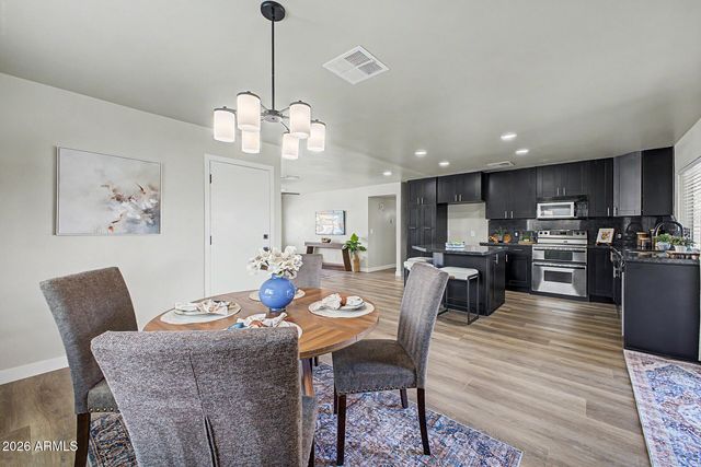 2015 E VISTA Drive, Phoenix, AZ 85022