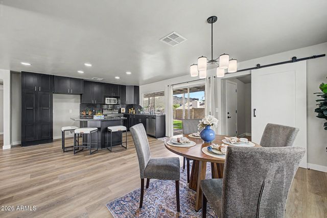 2015 E VISTA Drive, Phoenix, AZ 85022
