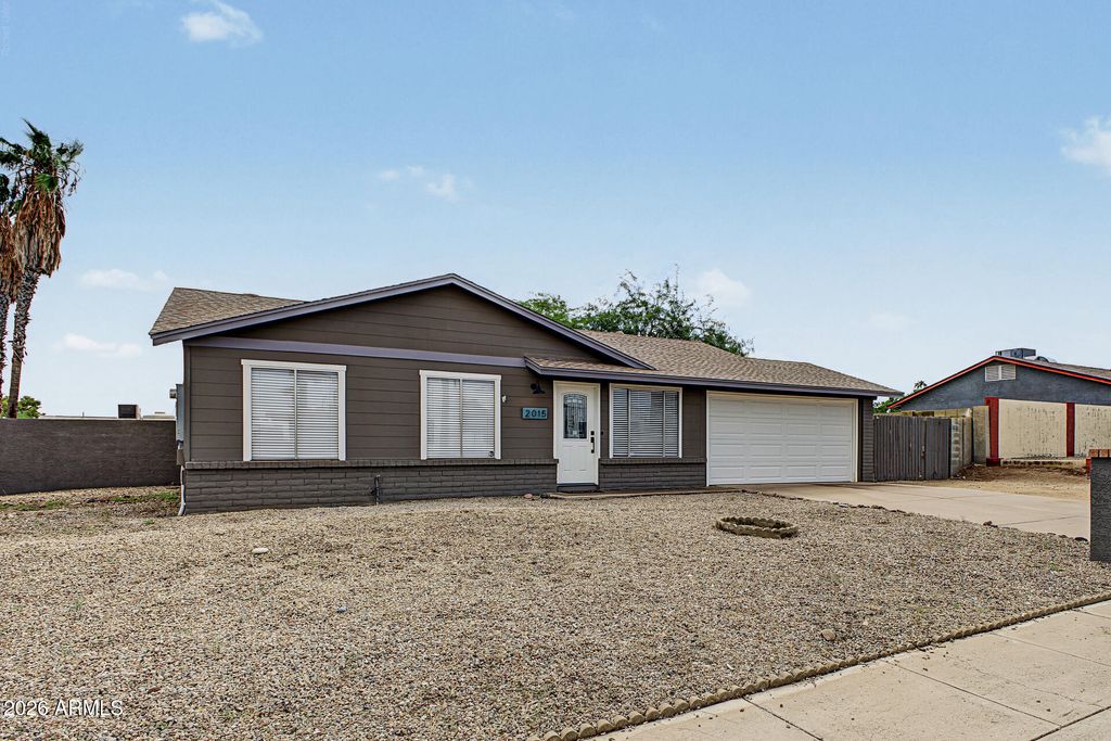 2015 E VISTA Drive, Phoenix, AZ 85022