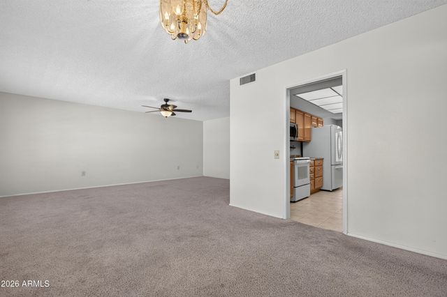 10806 W PINEAIRE Drive, Sun City, AZ 85351