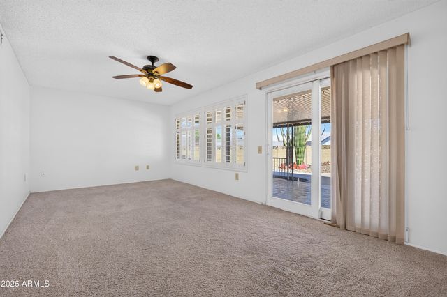 10806 W PINEAIRE Drive, Sun City, AZ 85351