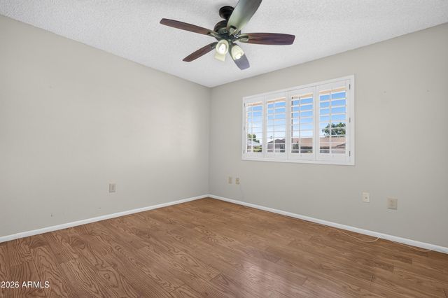 10806 W PINEAIRE Drive, Sun City, AZ 85351