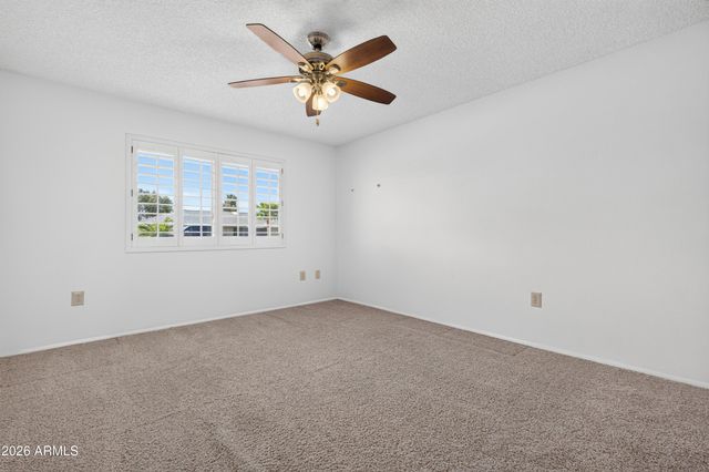 10806 W PINEAIRE Drive, Sun City, AZ 85351