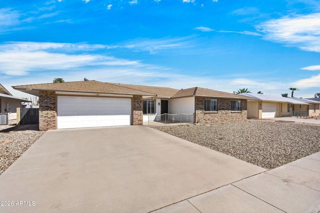 10806 W PINEAIRE Drive, Sun City, AZ 85351