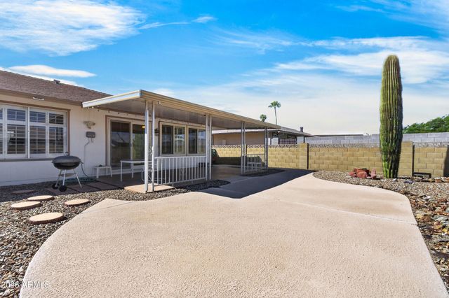 10806 W PINEAIRE Drive, Sun City, AZ 85351
