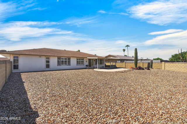 10806 W PINEAIRE Drive, Sun City, AZ 85351