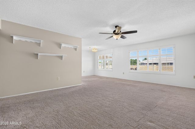 10806 W PINEAIRE Drive, Sun City, AZ 85351