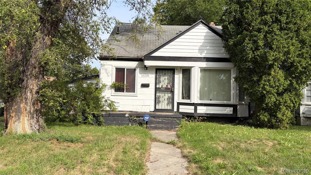 19966 Chapel Street, Detroit, MI 48219