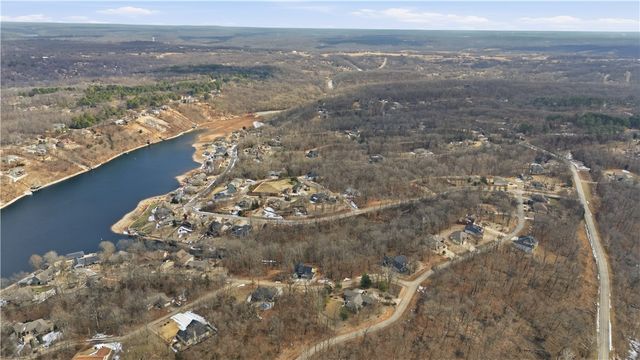 6 Waterside Lane, Bella Vista, AR 72715