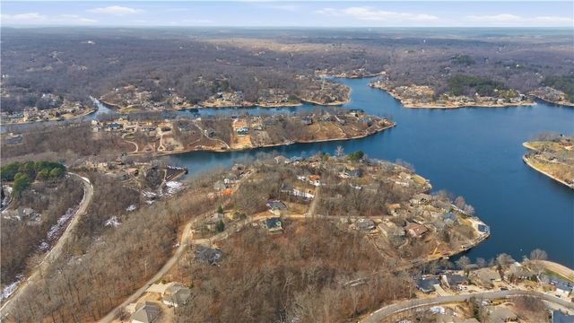 6 Waterside Lane, Bella Vista, AR 72715