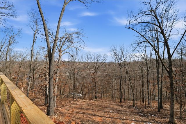 6 Waterside Lane, Bella Vista, AR 72715