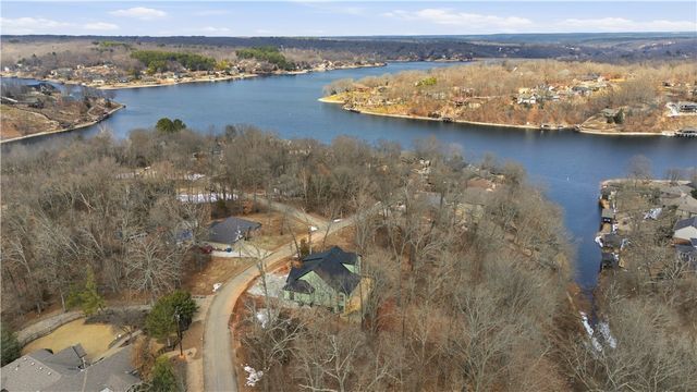 6 Waterside Lane, Bella Vista, AR 72715