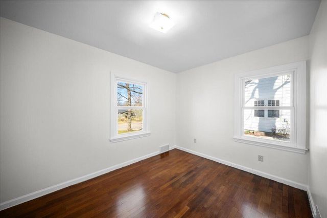 705 N Jefferson Street, Lowell, MI 49331