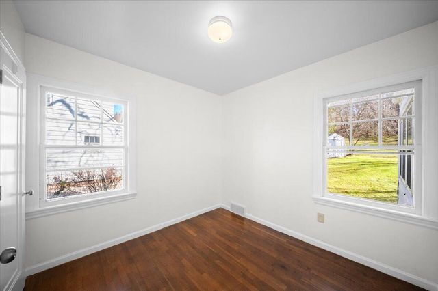 705 N Jefferson Street, Lowell, MI 49331