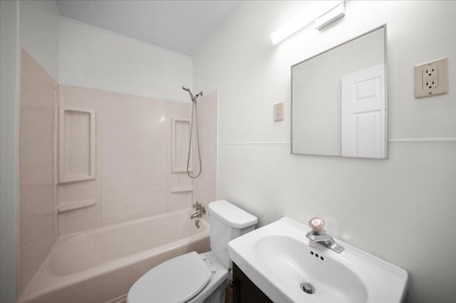 705 N Jefferson Street, Lowell, MI 49331