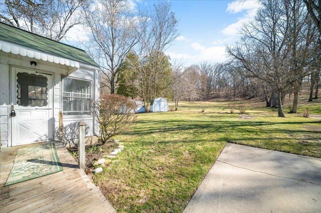 705 N Jefferson Street, Lowell, MI 49331