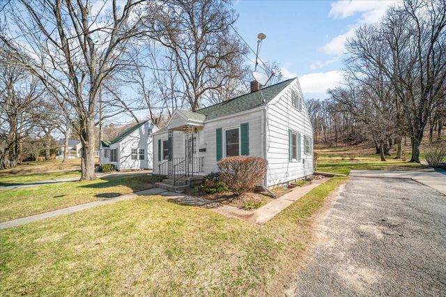 705 N Jefferson Street, Lowell, MI 49331