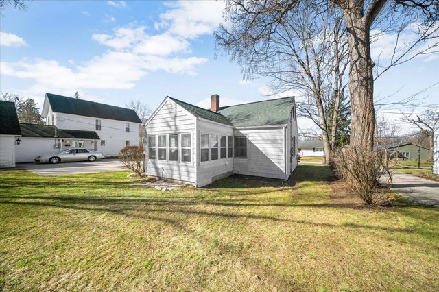 705 N Jefferson Street, Lowell, MI 49331